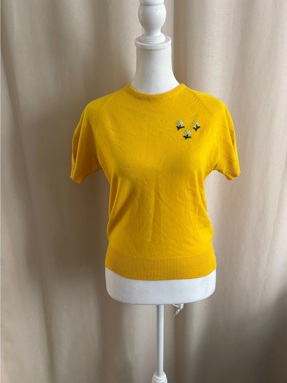 Vintage Floral Embroidered Knit Sweater — Fits XS
